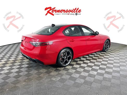 Used 2024 Alfa Romeo Giulia Veloce image 7