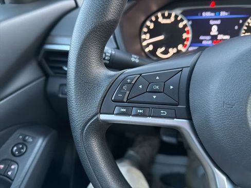 Used 2024 Nissan Altima 2.5 SV image 30