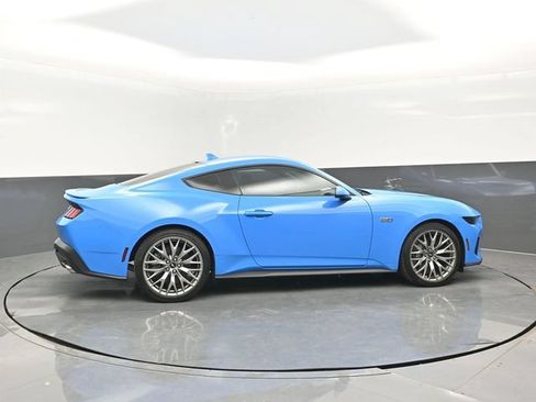 Used 2025 Ford Mustang GT Premium RWD image 3