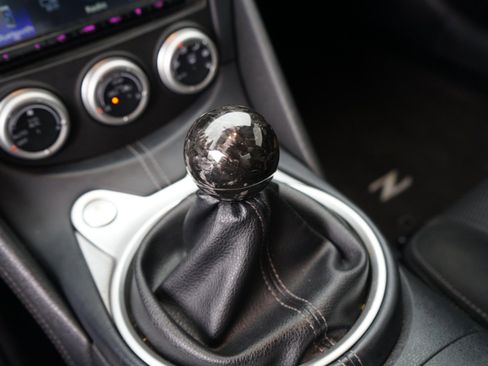 Used 2016 Nissan 370Z Coupe RWD image 21