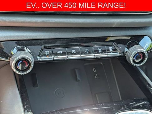 Used 2025 Chevrolet Silverado EV RST AWD/4WD image 42