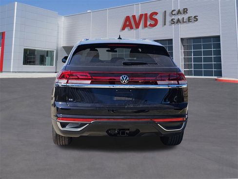 Used 2025 Volkswagen Atlas Cross Sport SE image 5
