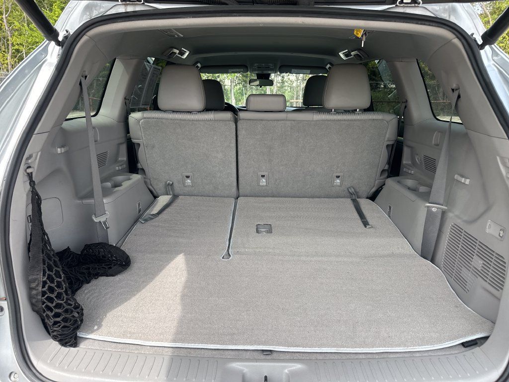 Used 2017 Toyota Highlander Plus FWD image 24