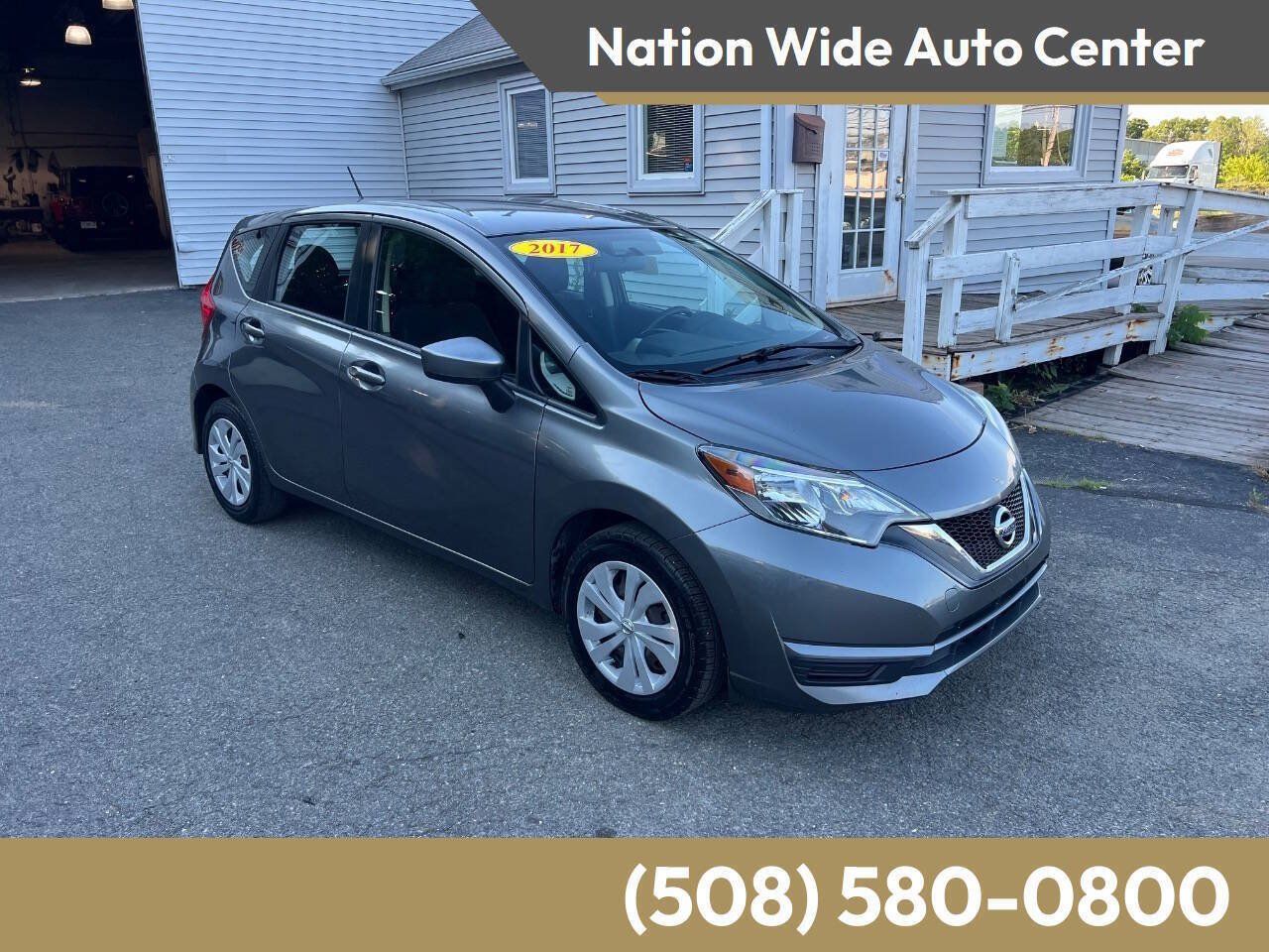 Used 2017 Nissan Versa Note SV FWD image 1