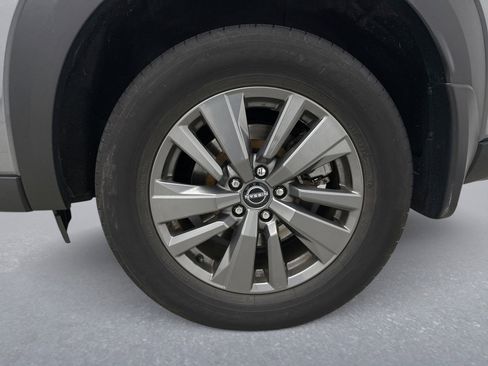 Used 2024 Nissan Pathfinder S image 21