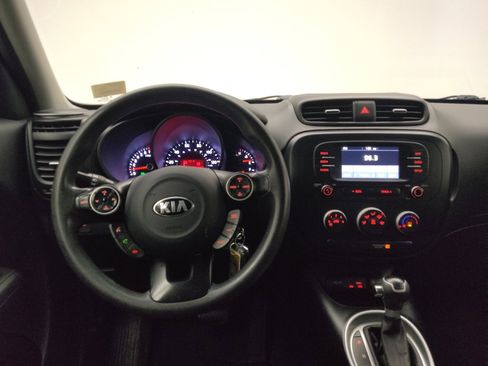 Used 2019 Kia Soul FWD image 22