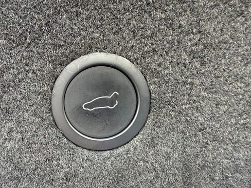 Used 2022 Tesla Model S Plaid image 31