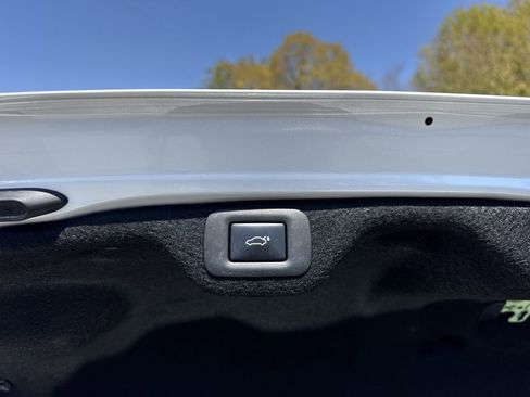 Used 2022 Lexus ES 350 Ultra Luxury w/ Accessory Package 2 image 32