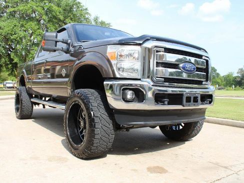 Used 2016 Ford F250 Lariat w/ Lariat Interior Package AWD/4WD image 5