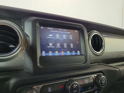 Used 2021 Jeep Gladiator Overland w/ Safety Group AWD/4WD image 19
