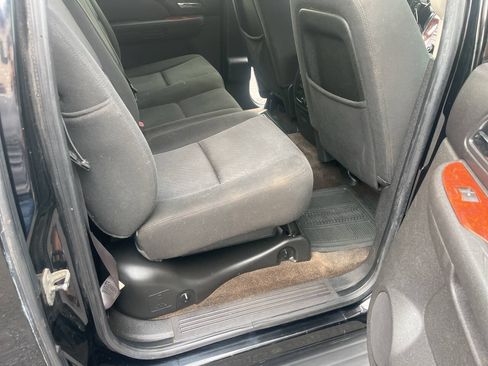 Used 2011 Chevrolet Avalanche LS w/ Convenience Package AWD/4WD image 30