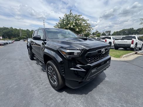 Certified 2024 Toyota Tacoma TRD Sport w/ TRD Sport Upgrade Package AWD/4WD image 3