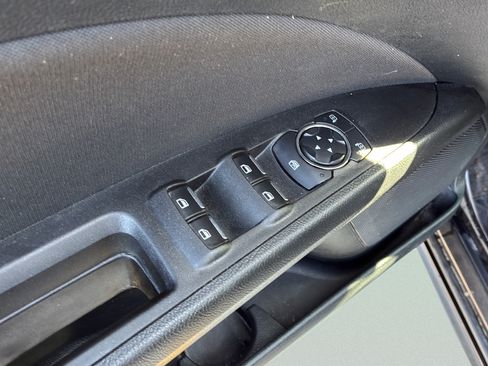 Used 2020 Ford Fusion SE FWD image 12