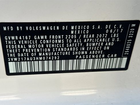 Used 2017 Volkswagen Golf Wolfsburg Edition image 36