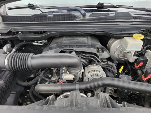 Used 2019 RAM 1500 Laramie AWD/4WD image 23