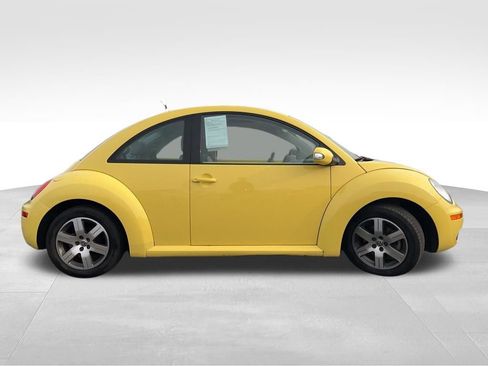 Used 2006 Volkswagen Beetle Coupe w/ Package 1 image 5