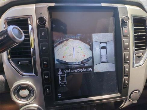Used 2018 Nissan Titan PRO-4X w/ Pro-4x Convenience Package AWD/4WD image 14