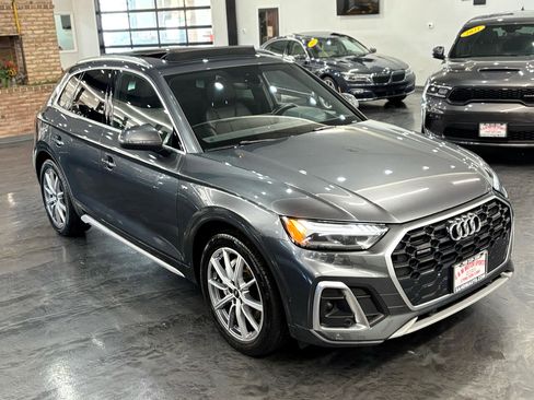 Used 2022 Audi Q5 e Prestige w/ Prestige Package image 9