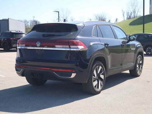 Used 2025 Volkswagen Atlas Cross Sport SE image 5