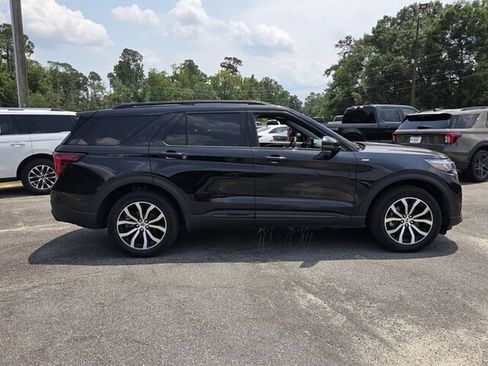 Used 2025 Ford Explorer ST-Line AWD/4WD image 16