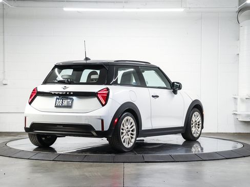 Used 2026 MINI Cooper 2-Door Hardtop FWD image 6