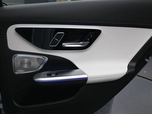 Used 2025 Mercedes-Benz C 300 Sedan image 29