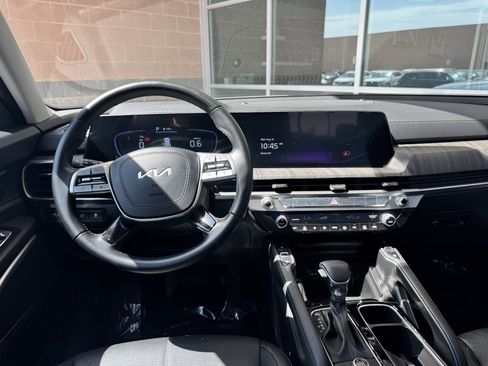 Used 2023 Kia Telluride EX w/ EX Captain's Chair Package image 16