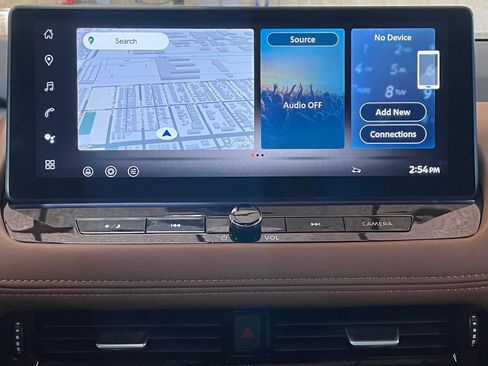 Used 2025 Nissan Rogue Platinum w/ Tech Package image 26