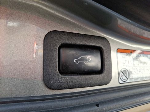 Used 2020 Lexus LX 570 4WD w/ Luxury Package image 29