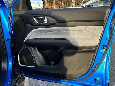 Used 2024 Jeep Compass Latitude image 42