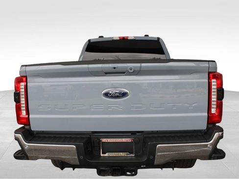 Used 2025 Ford F250 Lariat w/ FX4 Off-Road Package AWD/4WD image 14