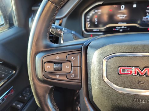 Used 2023 GMC Sierra 1500 AT4 w/ Technology Package AWD/4WD image 18