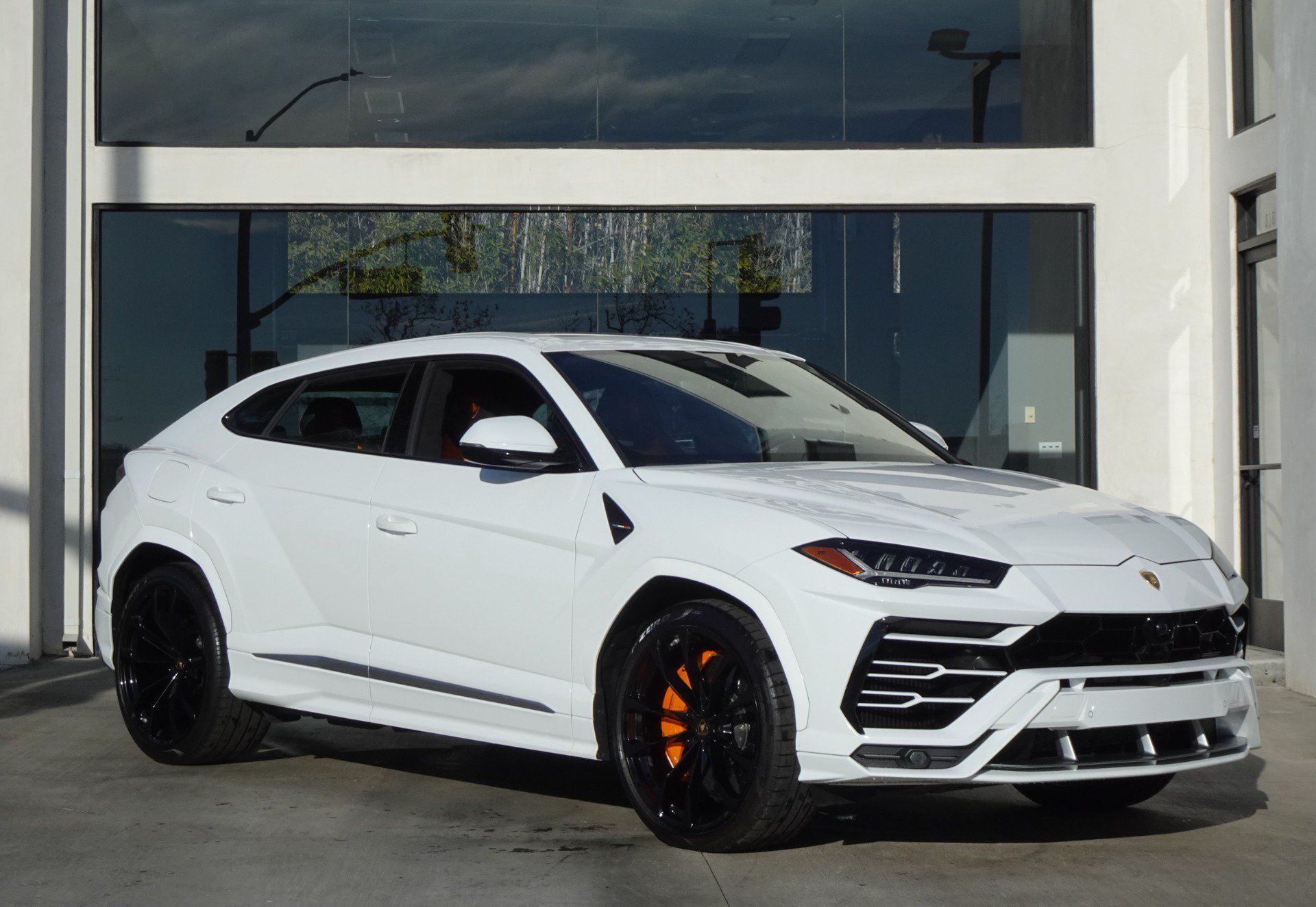 Used 2021 Lamborghini Urus AWD/4WD image 9