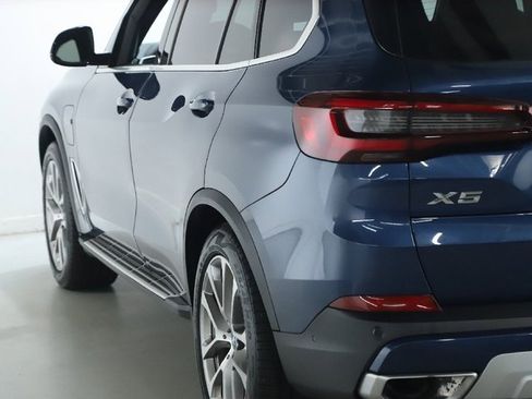 Certified 2022 BMW X5 xDrive45e w/ Executive Package image 44