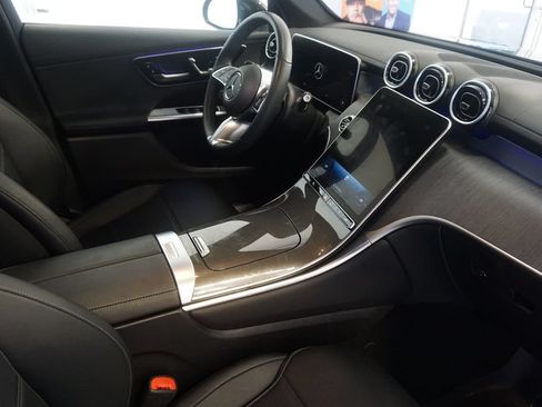 Used 2024 Mercedes-Benz GLC 300 4MATIC image 24