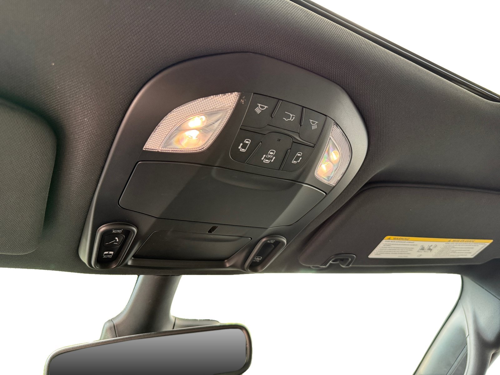 Used 2024 Chrysler Pacifica Premium FWD image 12