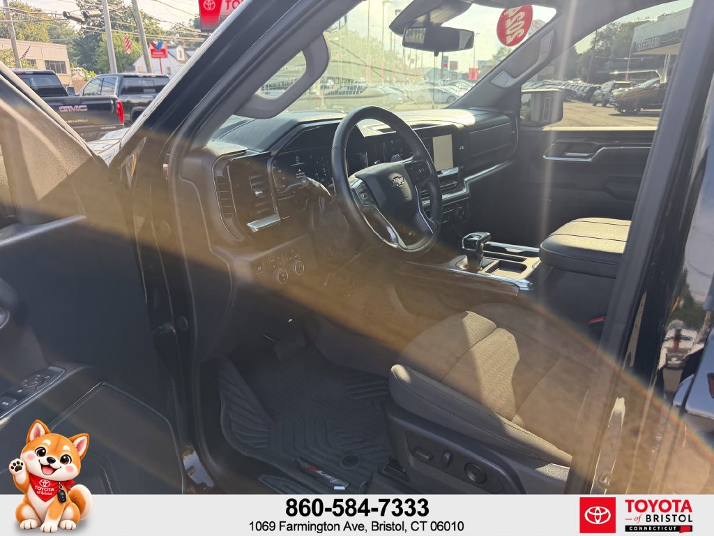 Used 2024 Chevrolet Silverado 1500 LT Trail Boss w/ Protection Package AWD/4WD image 18