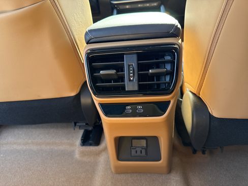 Used 2023 Lexus RZ 450e Premium image 31