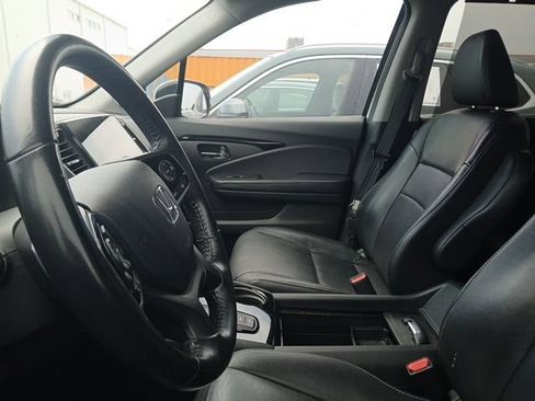 Used 2020 Honda Pilot Touring image 16