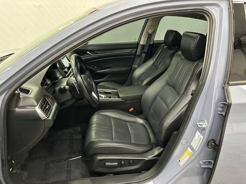 Used 2022 Honda Accord Touring image 9