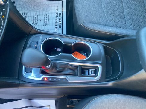 Used 2022 Chevrolet Equinox LT w/ Driver Convenience Package image 30