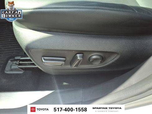 Used 2022 Toyota Highlander XLE AWD/4WD image 16