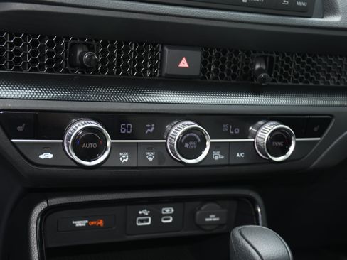 Certified 2025 Honda CR-V EX image 15