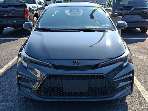 Certified 2025 Toyota Corolla SE w/ SE Premium Package FWD image 2