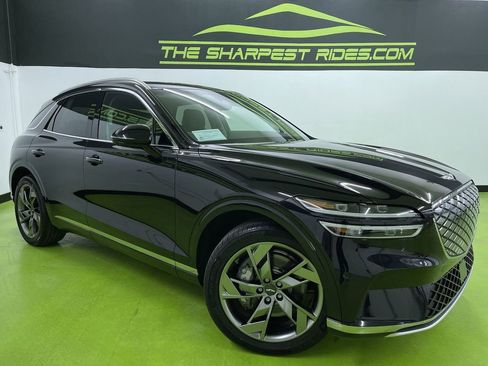 Used 2023 Genesis Electrified GV70 image 1