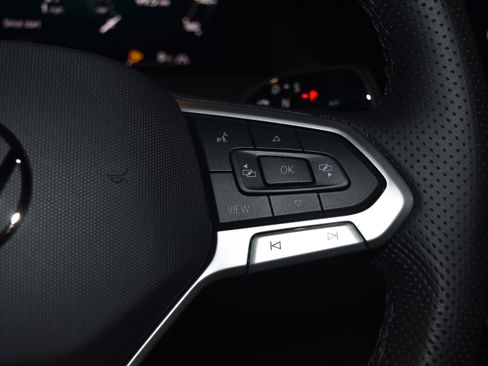 New 2026 Volkswagen Tiguan SE R-Line image 8