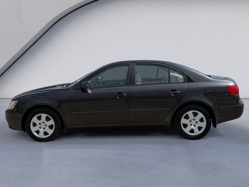 Used 2009 Hyundai Sonata GLS FWD image 2