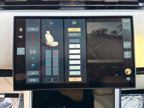 Used 2025 Land Rover Range Rover SE image 36