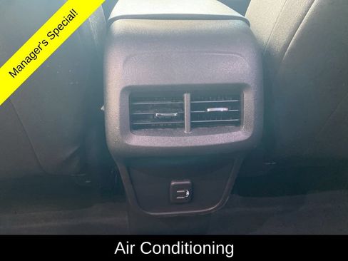 Used 2024 Chevrolet Equinox LT AWD/4WD image 11