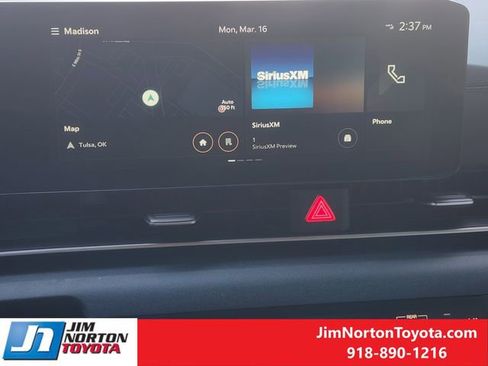 Used 2025 Kia Carnival EX image 19